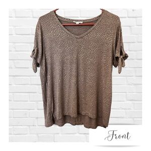 Jane & Delancey Metallic Gold Dot V-Neck Shirt with Tie Cap Sleeve Detail Large